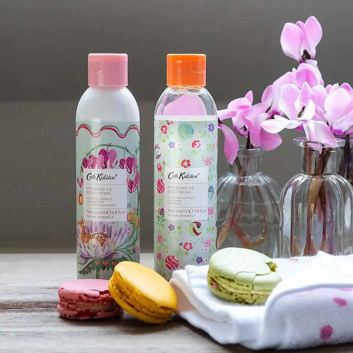 Carnival Parade Bath Gift Set>Cath Kidston Online