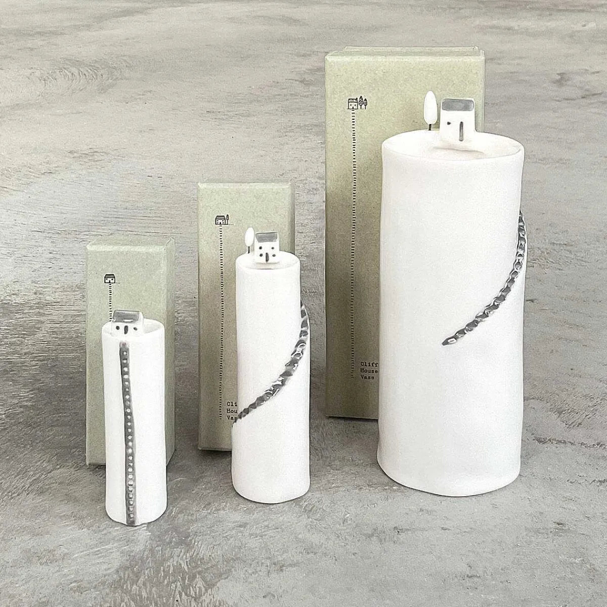 Cliff House Small Vase>East of India Flash Sale