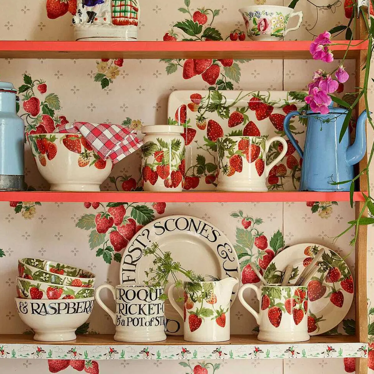 Fruits Strawberries French Bowl>Emma Bridgewater Fashion