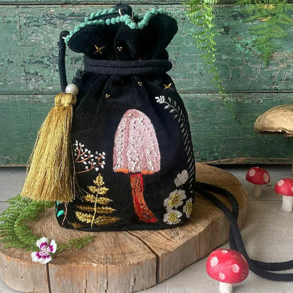 Forage Black Tie Top Make Up Pouch>House Of Disaster Hot