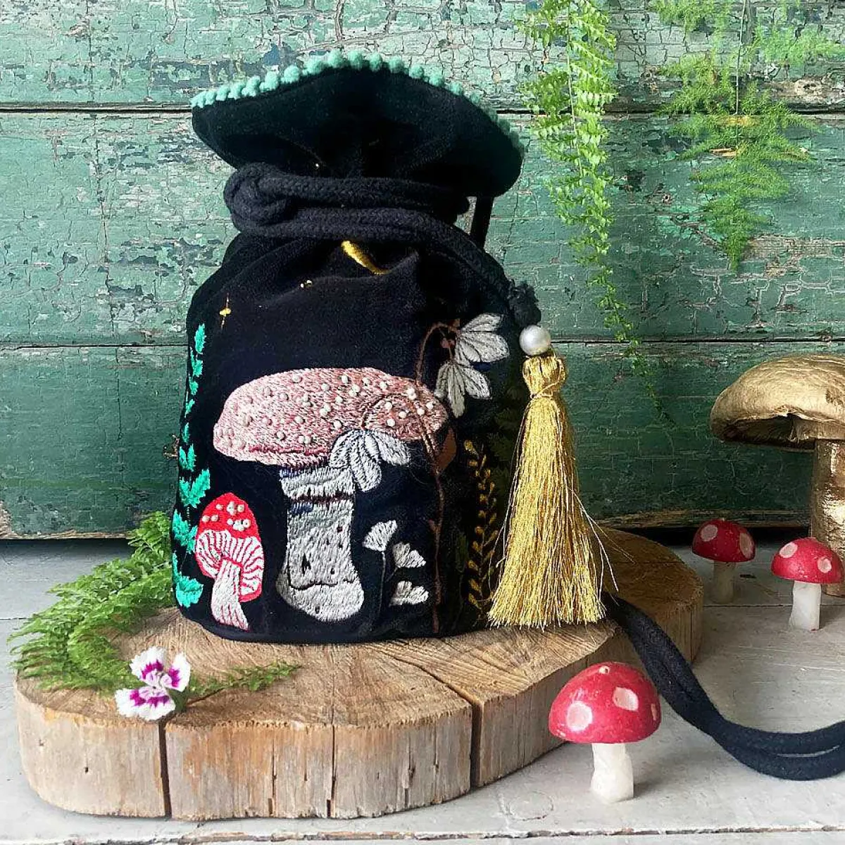 Forage Black Tie Top Make Up Pouch>House Of Disaster Hot