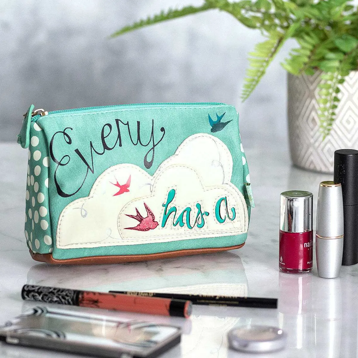 In A Nutshell Make Up Bag>House Of Disaster Clearance