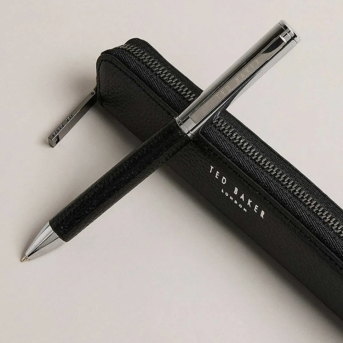 Danns Black Leather Pen And Pouch Set>Ted Baker Discount