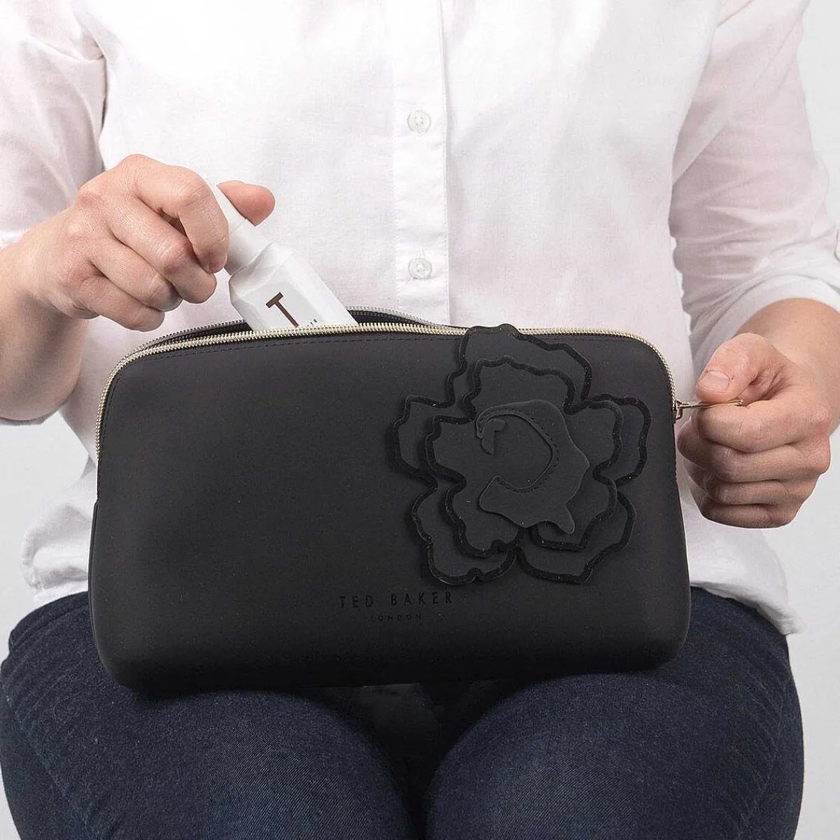 Jelika Magnolia Black Silicone Washbag>Ted Baker Discount