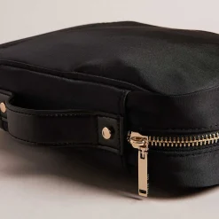 Pennyya Black Small Hanging Travel Wash Bag><noscript><img width=