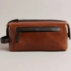 Raylon Tan Waxy Leather Washbag></noscript>Ted Baker New