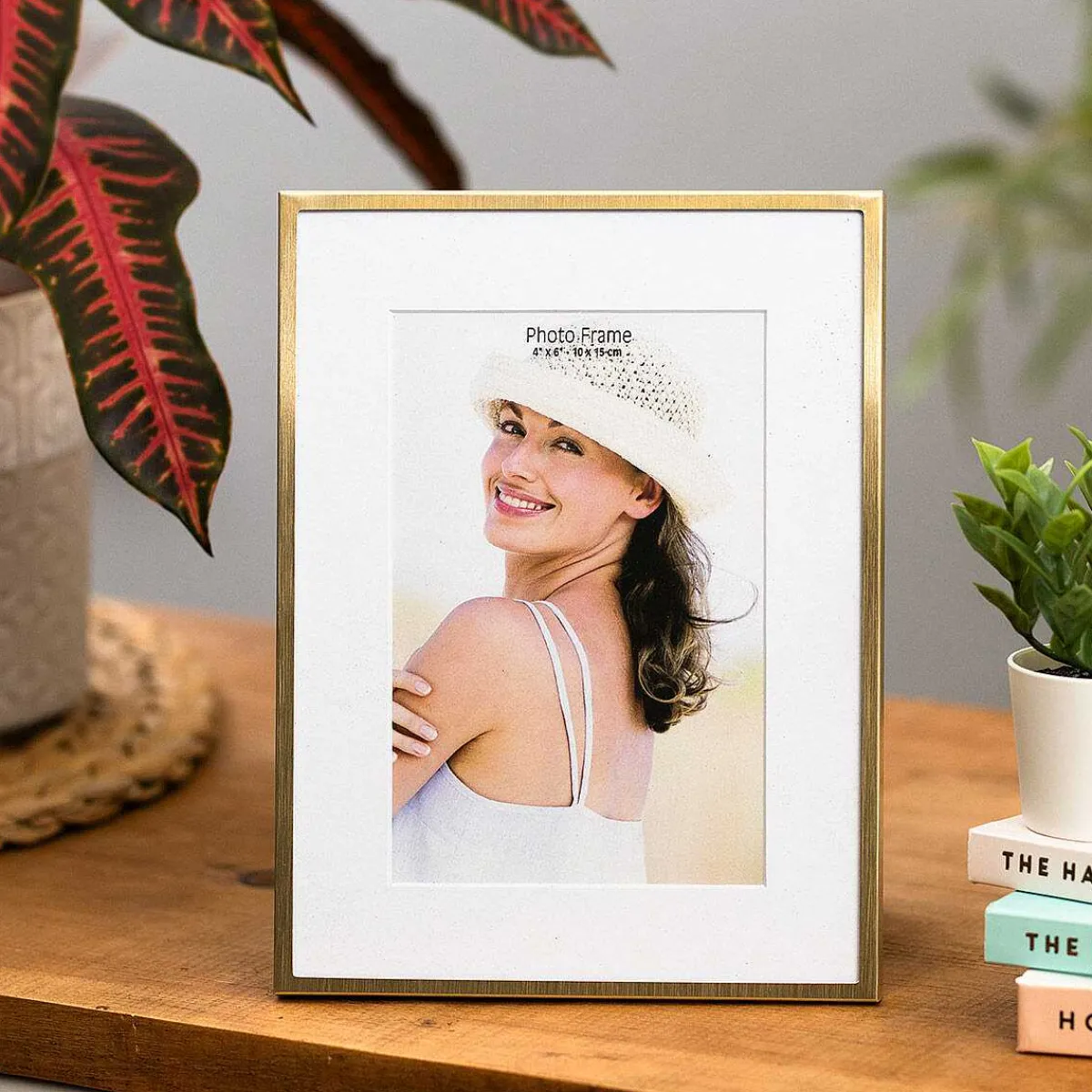 Brushed Gold Narrow Edge Frame With Mount 4X6>Temptation Store