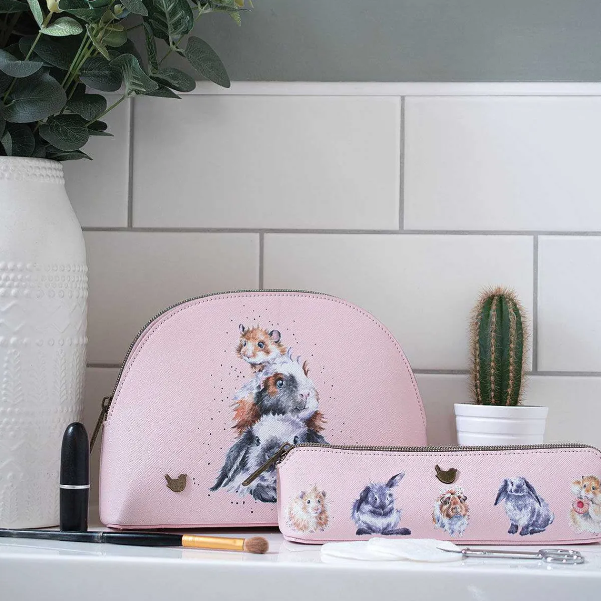 'Piggy In The Middle' Medium Cosmetic Bag>Wrendale Cheap