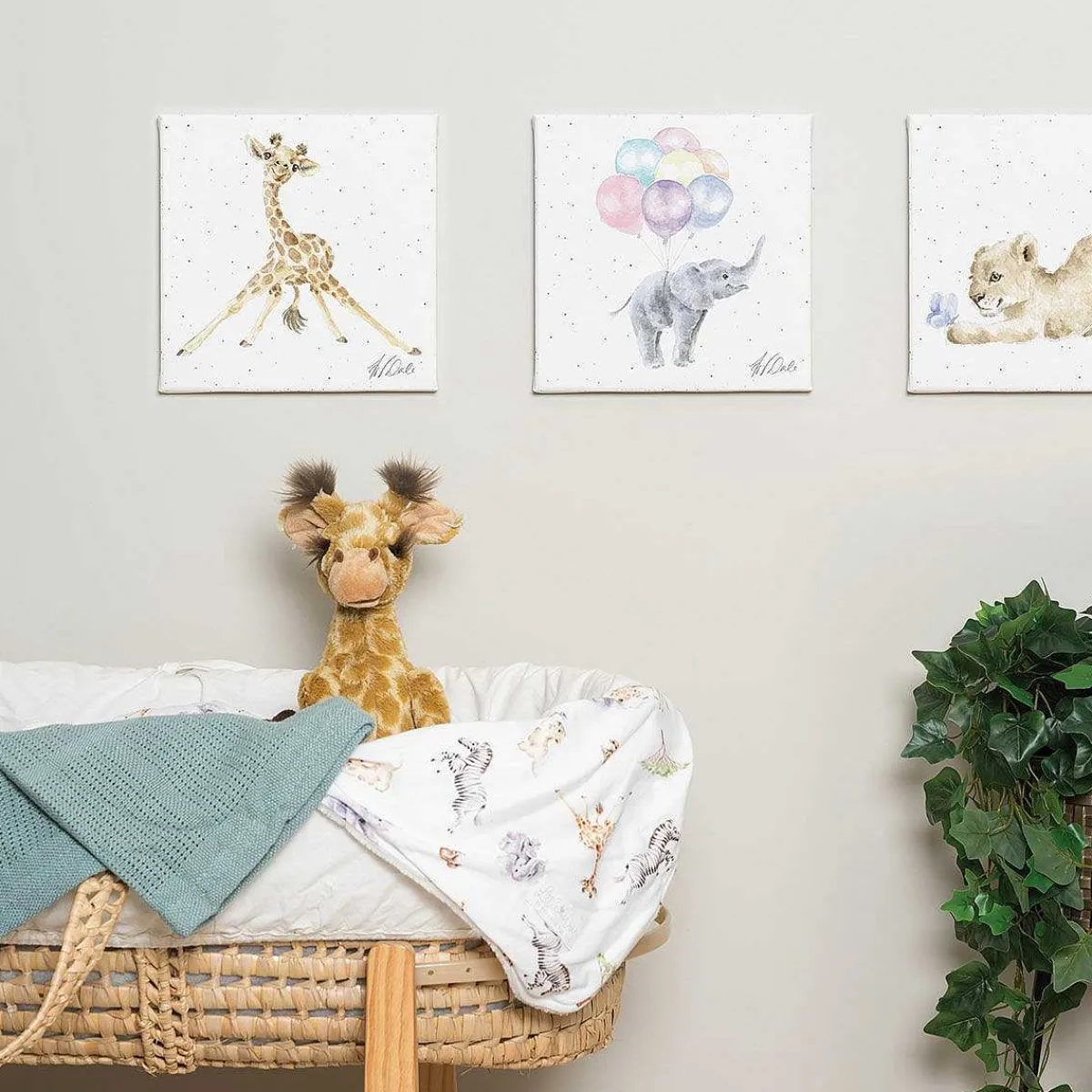 'stand Tall' Giraffe Small Canvas>Wrendale Hot