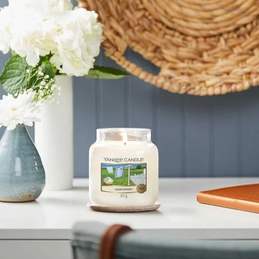 Clean Cotton Medium Jar Candle>Yankee Candle Sale