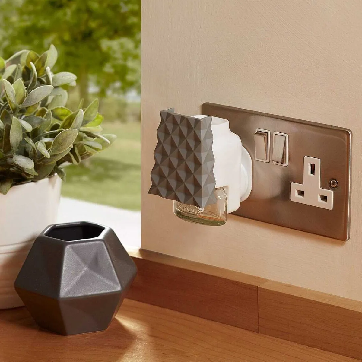Faceted Pattern Scent Plug>Yankee Candle Outlet