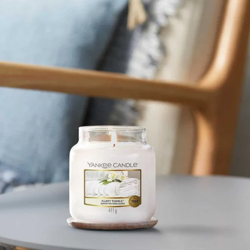 Fluffy Towels Medium Jar Candle>Yankee Candle New